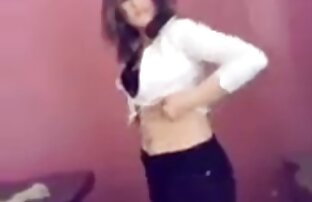 XXX ورزش ها نشسته بر روی صورت یک سایت های سکسی خفن آسیایی و سکته مغزی دیک خود را با پاهای خود را, از بین بردن شلوار جین خود را