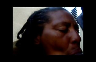 XXX دختر در جوراب ساق بلند استمناء بر روی سکسایرانی خفن نیمکت سفید