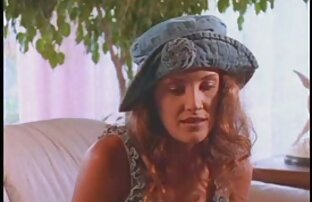 XXX دختر سکس خفن پورن چک undresses در ریخته گری و