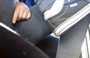 یک ورزشکار در کفش ورزشی بر روی شبیه ساز برهنه نشسته و مربی او را دانلود فیلم خفن سکسی در بیدمشک قرار می دهد