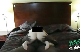 مرد در حمام لیسید شکاف دوست دختر خود را و او عکسهای سوپر سکسی خفن را در الاغ زیر کلیک