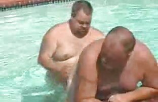 XXX انیمیشن دختر با موهای آبی بمکد دیک فلم سکس خفن یک مرد در یک اتاق صورتی