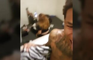 XXX کوتاه دختر fucks در پشت یک ماشین فیلم سیکس خفن