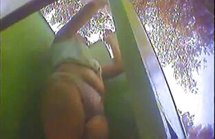 XXX در فیلم سک30 خفن لباس آبی licked از فاق یک دوست نوجوان