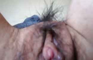 XXX مامان می تواند آن را تحمل کند و در یک nerd فیلم های خفن سکسی جوان در حمام و سرطان روی تخت زیاده روی