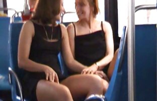 دو فیلمسکسی خفن brunettes داغ مالش بیدمشک خود را در طول رابطه جنسی لزبین روی تخت